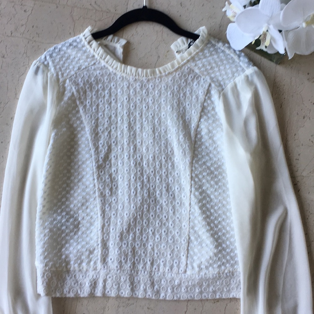 Beautiful and feminine blouse, size S